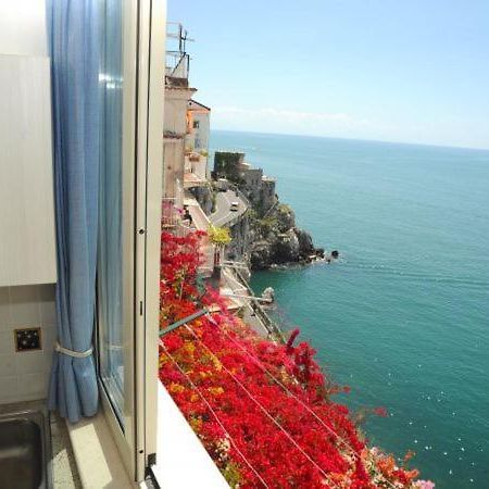 Amalfi Apartment Sleeps 2 Exterior photo